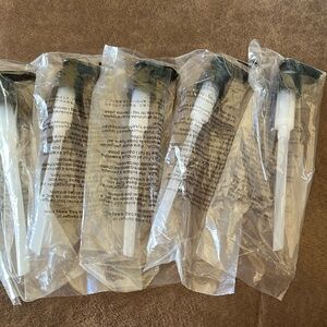 Soap / shampoo pumps